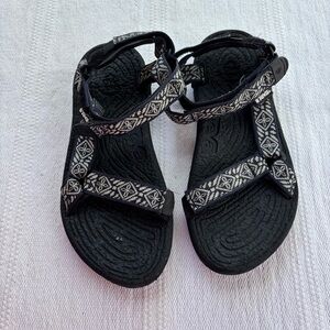 Teva sandals size 7